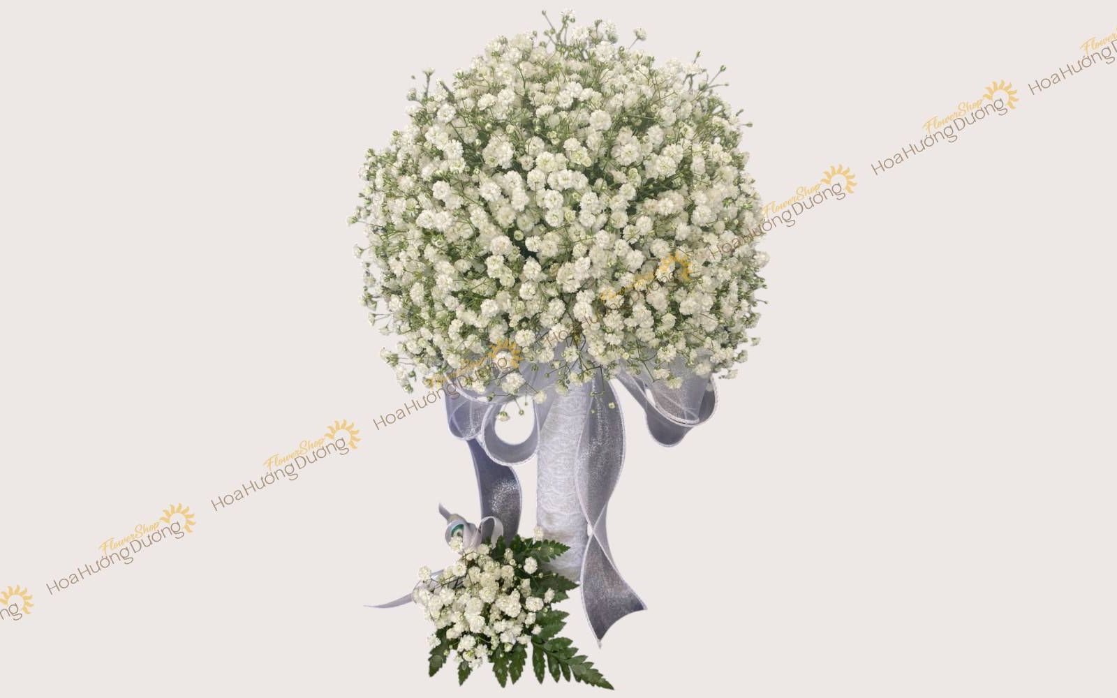 Bó hoa cầm tay cô dâu